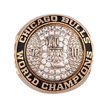 1996 Chicago Bulls NBA World Champions “Thanks MJ” Ring Given to Select Michael Jordan Friends